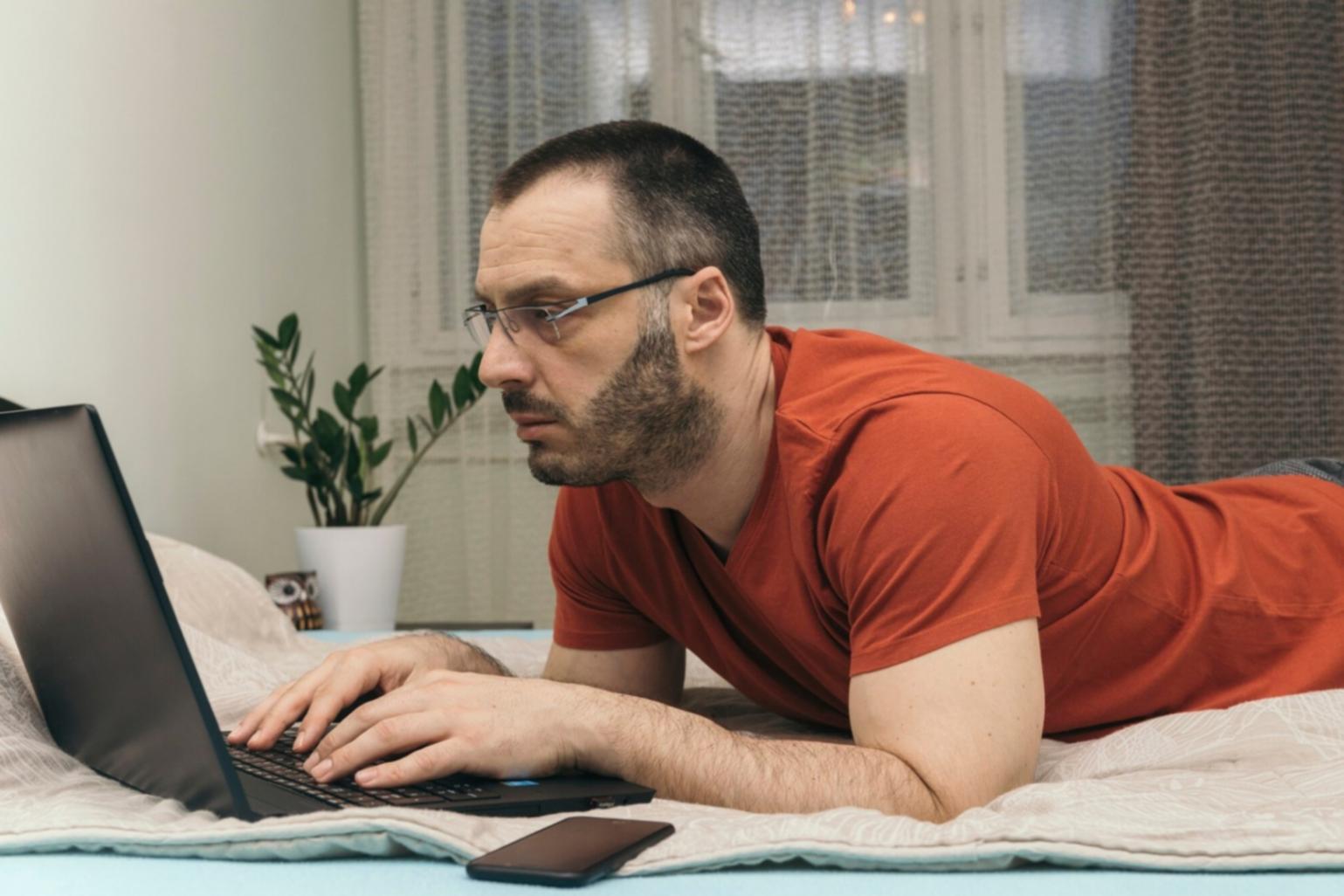 Environnement d'apprentissage collaboratif pour analystes financiers